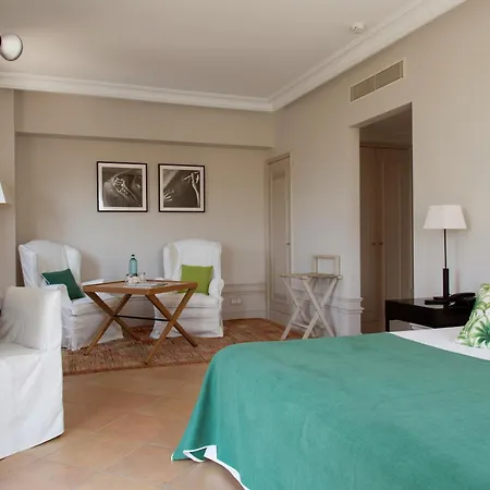 Hotel Casa Anamaria 4*