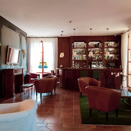 Hotel Casa Anamaria 4*