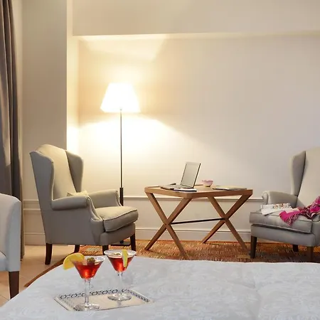 Hotel Casa Anamaria 4*