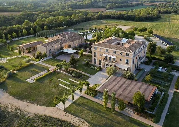 Hotel Casa Anamaria 4*