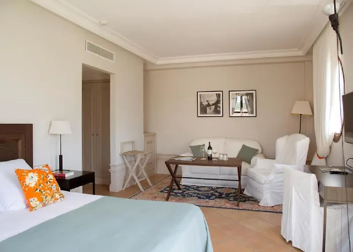 Hotel Casa Anamaria 4*