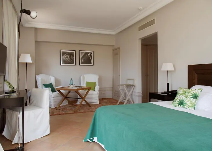 Hotel Casa Anamaria 4*