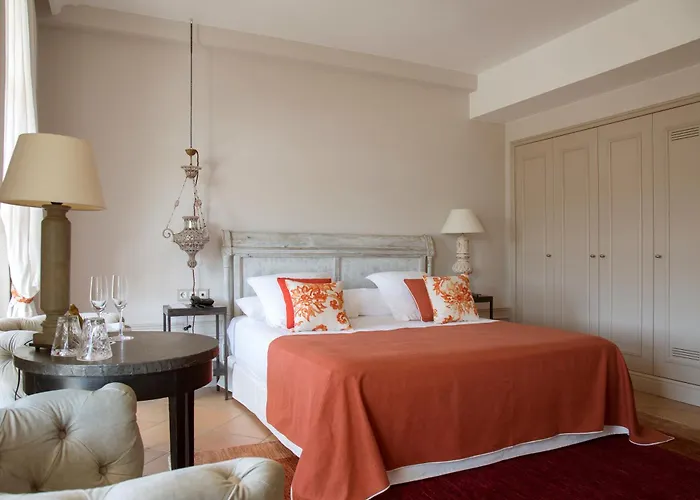 Hotel Casa Anamaria 4*