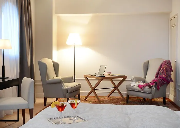 Hotel Casa Anamaria 4*